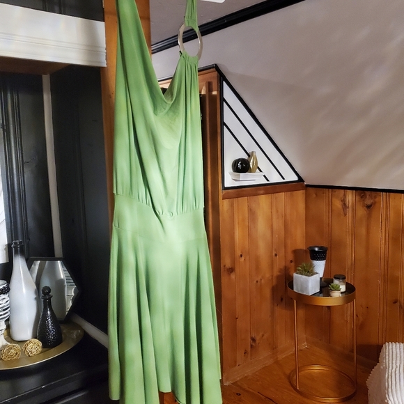 Medium, green - Picture 3 of 4